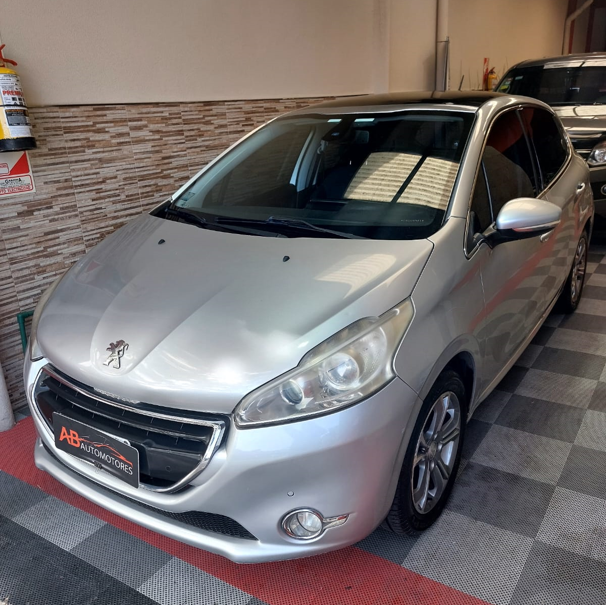 Peugeot 208 feline mt 1.6